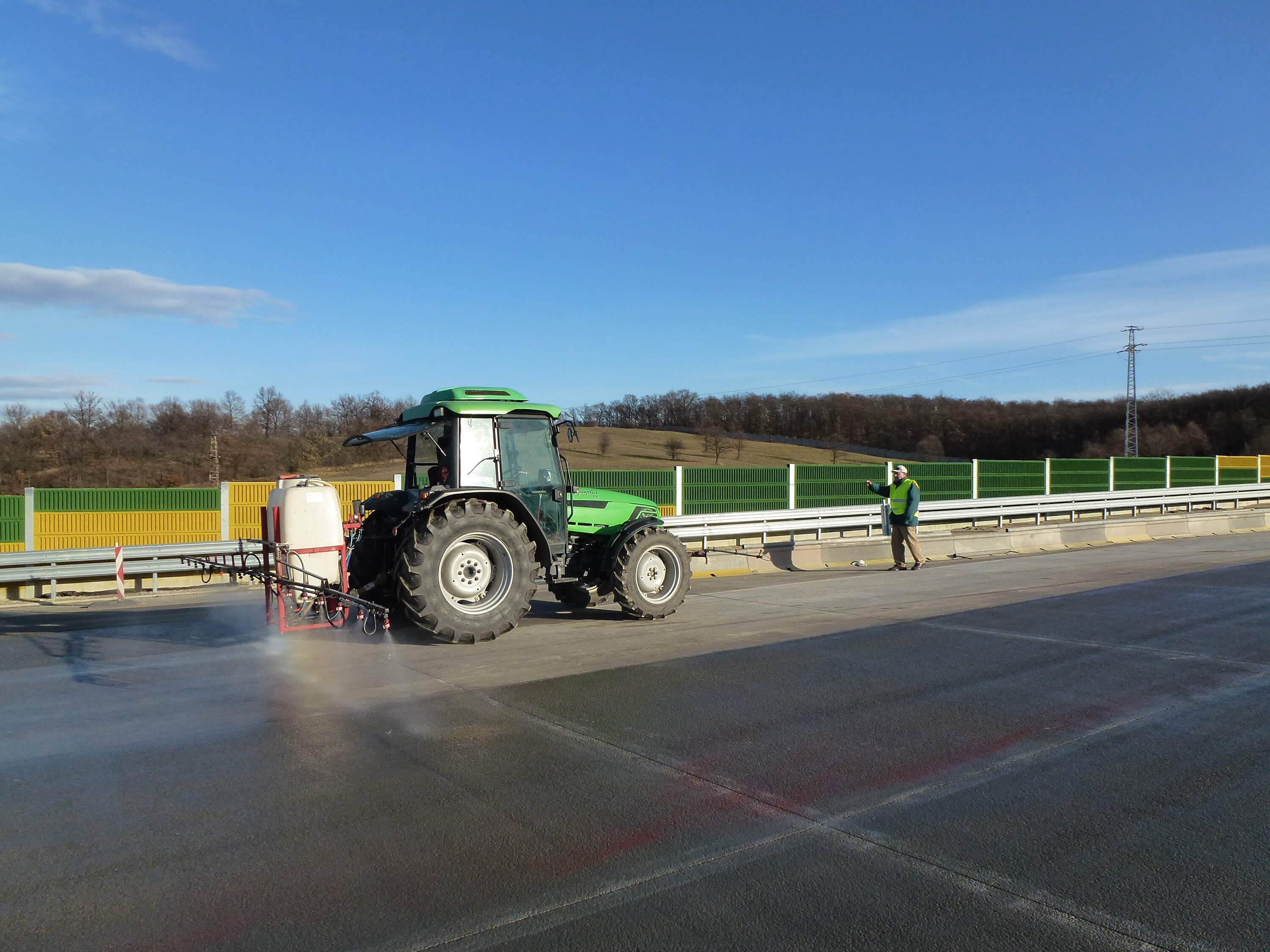 Ecobeton Pavishield on highway