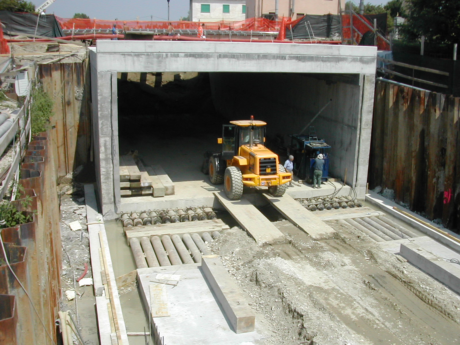 Ecobeton Vetrofluid on concrete underpass