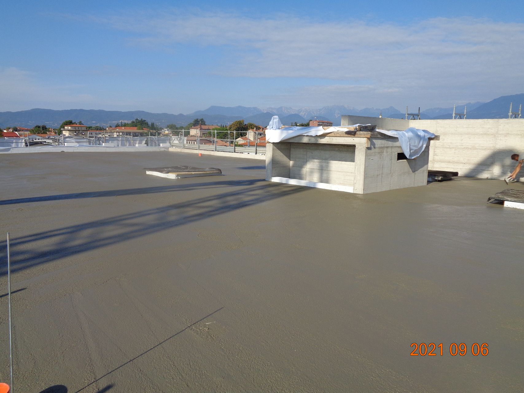 Ecobeton Bonding Agent applied over a roof