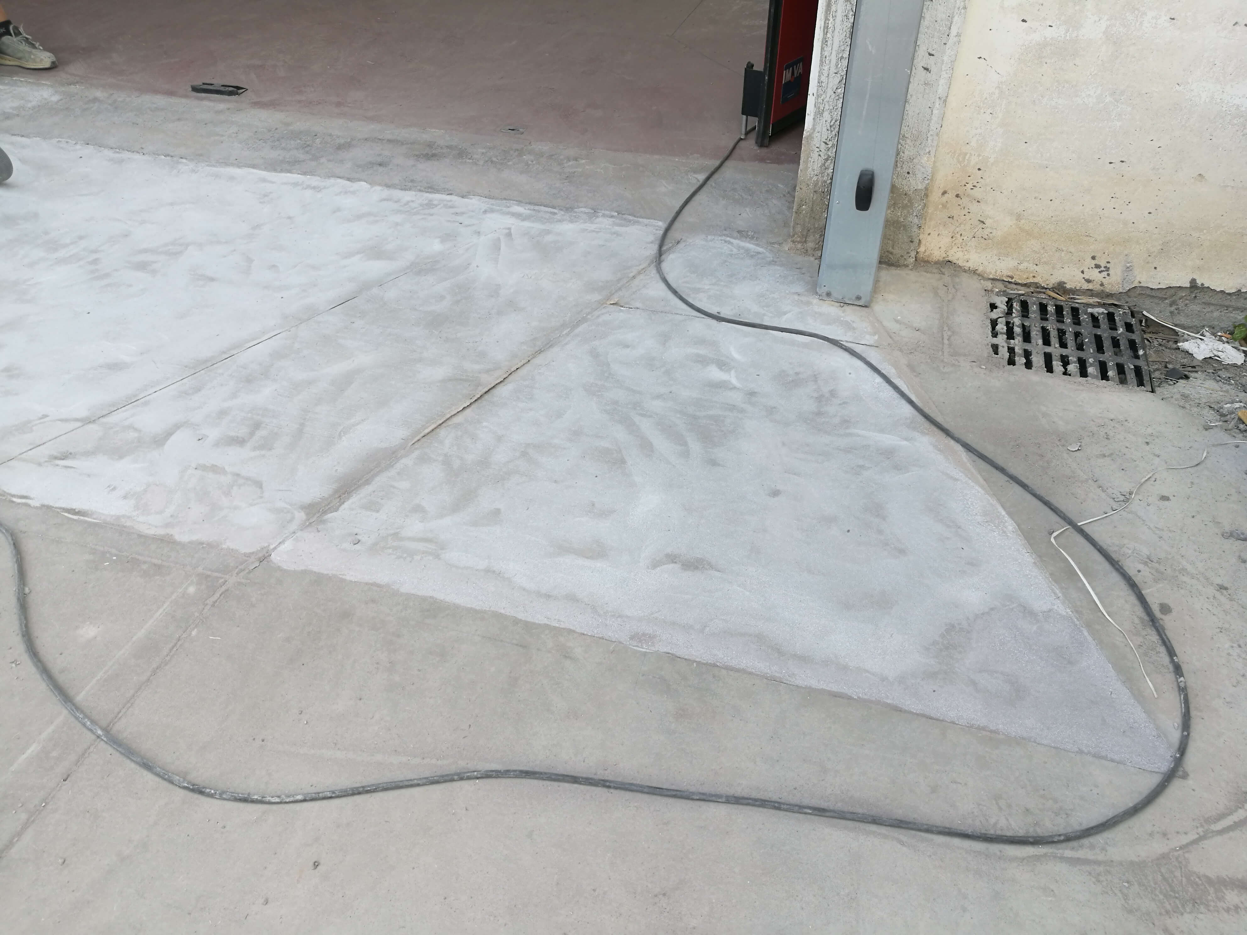 Ecobeton Crono on concrete patch