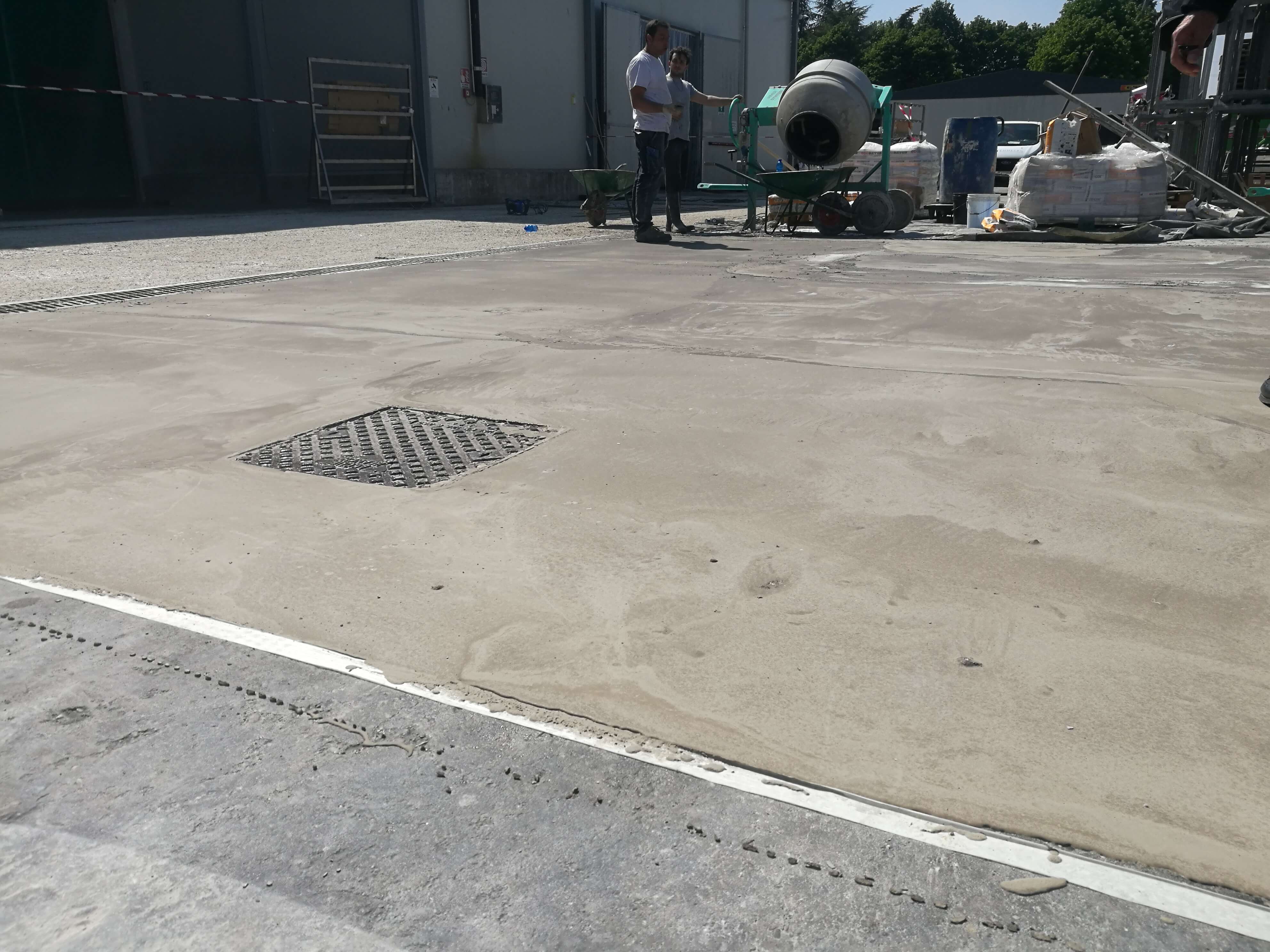 Ecobeton Crono used ofr repairing a warehouse yard