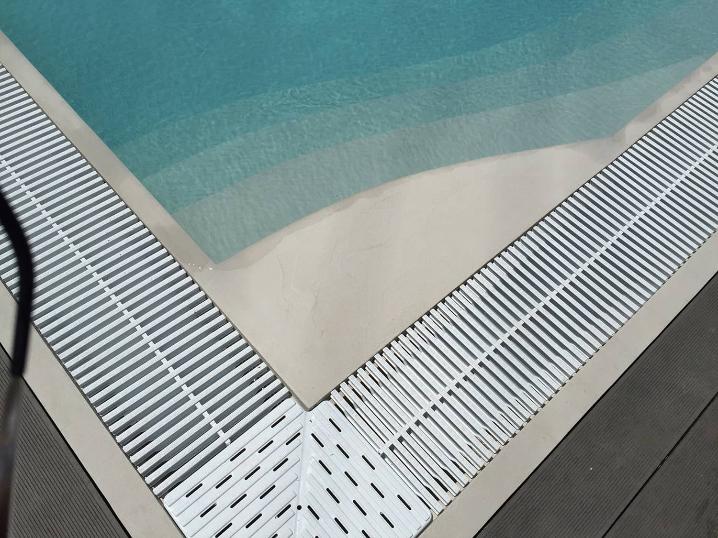 Microcement Poseidone on swimmingpool