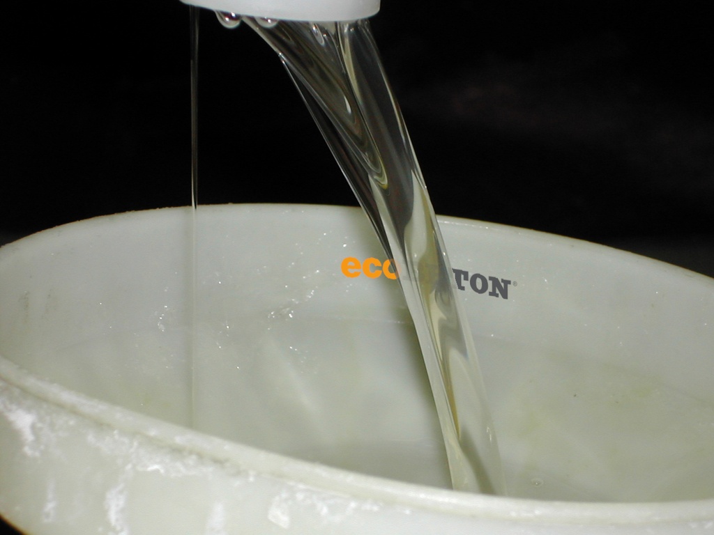 pouring of waterglass