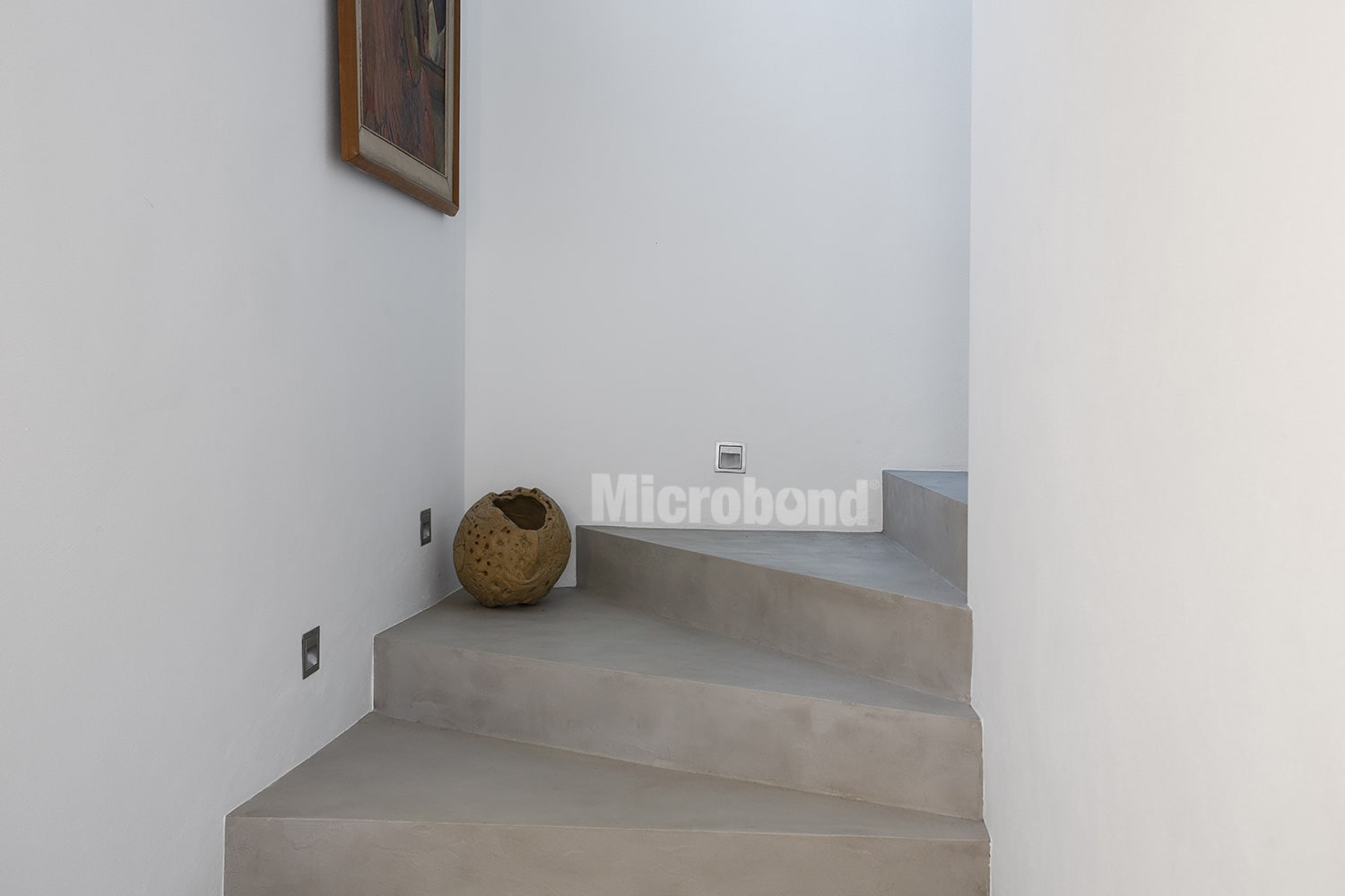 Staircase corner in grey Microbond