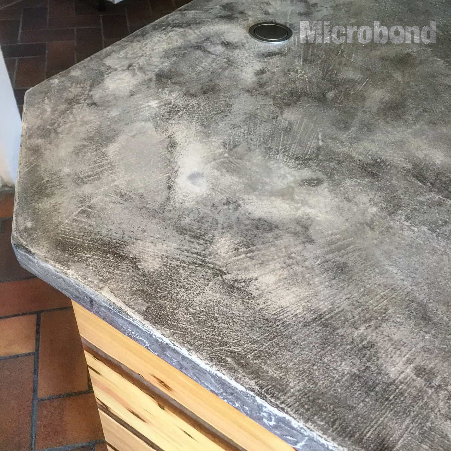 Counter overlayed with microcement
