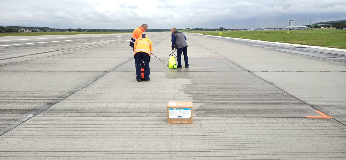 Ecobeton Vetrofluid on concrete airpost runway